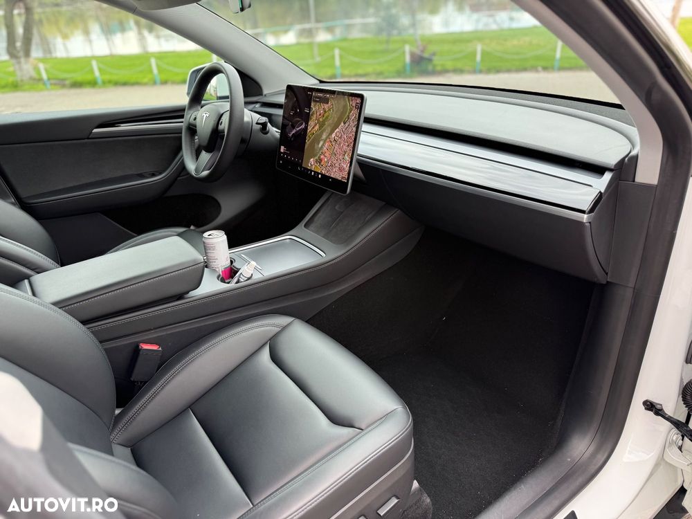 Tesla Model Y - 19