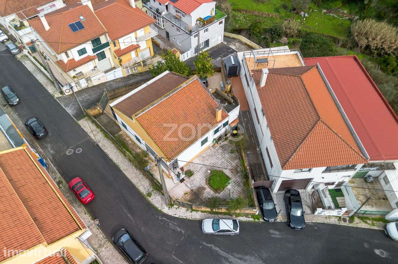 Moradia T4 c/ garagem e 435m2 de terreno - Famões - Grande imagem: 3/27