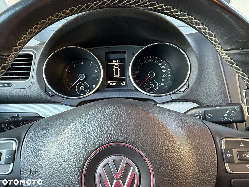 Volkswagen Golf - 22