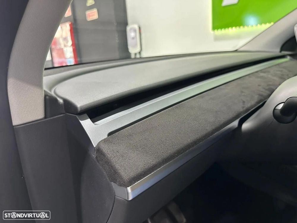 Tesla Model Y Standard - 43