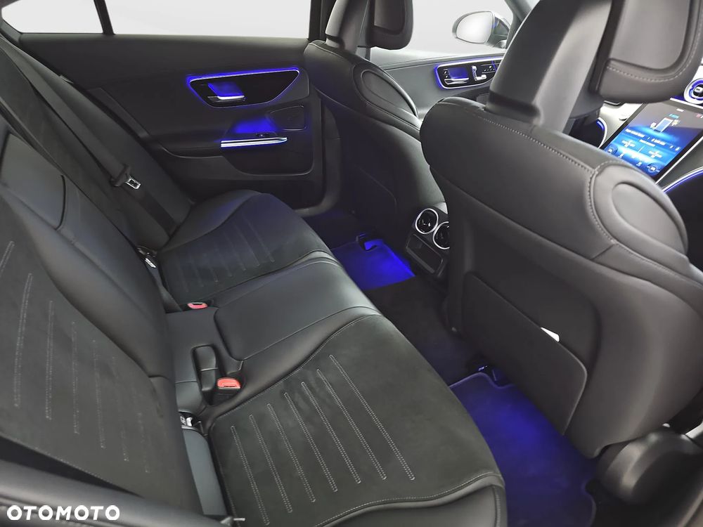 Mercedes-Benz Klasa C 300 de PHEV AMG - 23