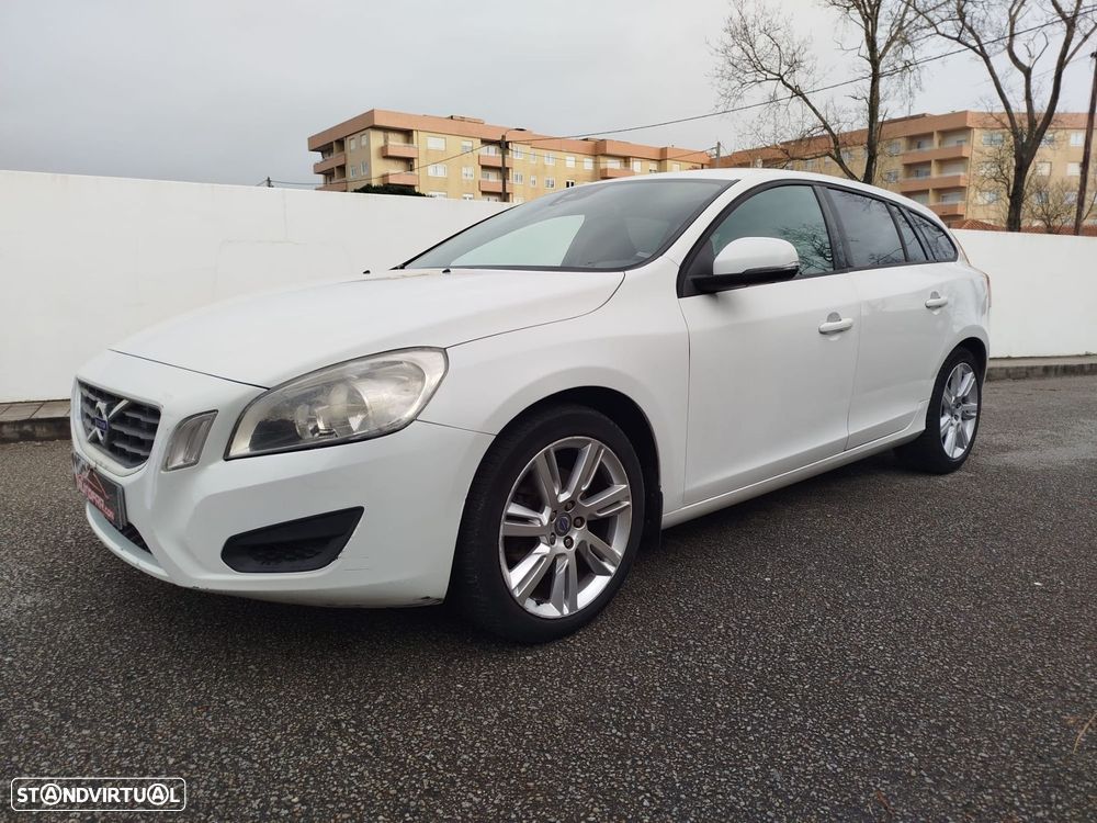 Volvo V60 1.6 D2 Drive Summum Start/Stop - 3