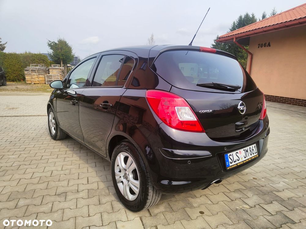 Opel Corsa 1.4 16V Energy - 11