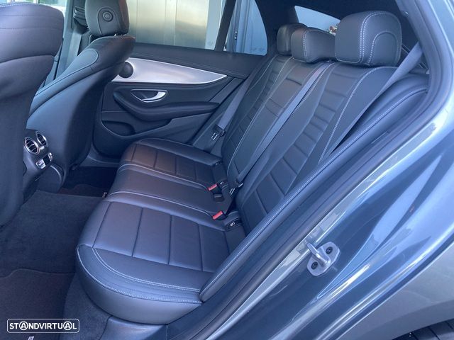 Mercedes-Benz E 300 de 9G-TRONIC AMG Line - 39