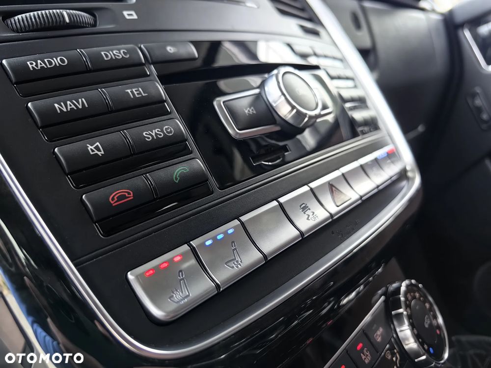 Mercedes-Benz Klasa G 350 BlueTec L - 19