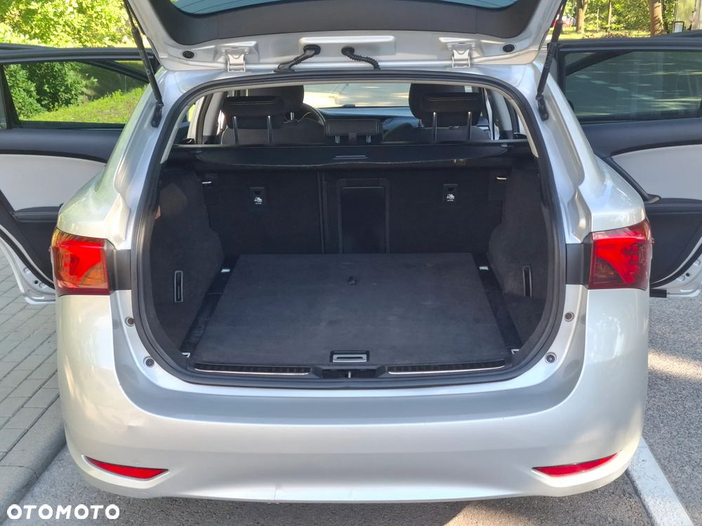 Toyota Avensis Touring Sports 1.6 D-4D Comfort - 13