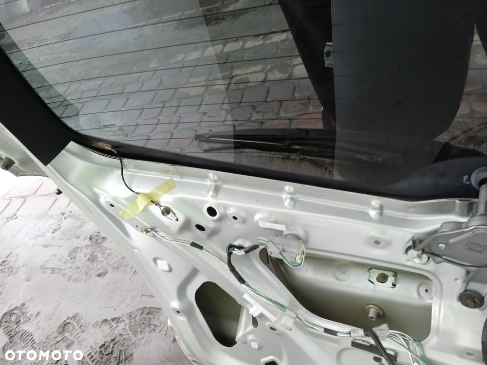 KLAPA TYLNA TOYOTA COROLLA VERSO 04-09 ZAMEK STOP MECHANIZM WYCIERACZKI BEZ SZYBY - 7
