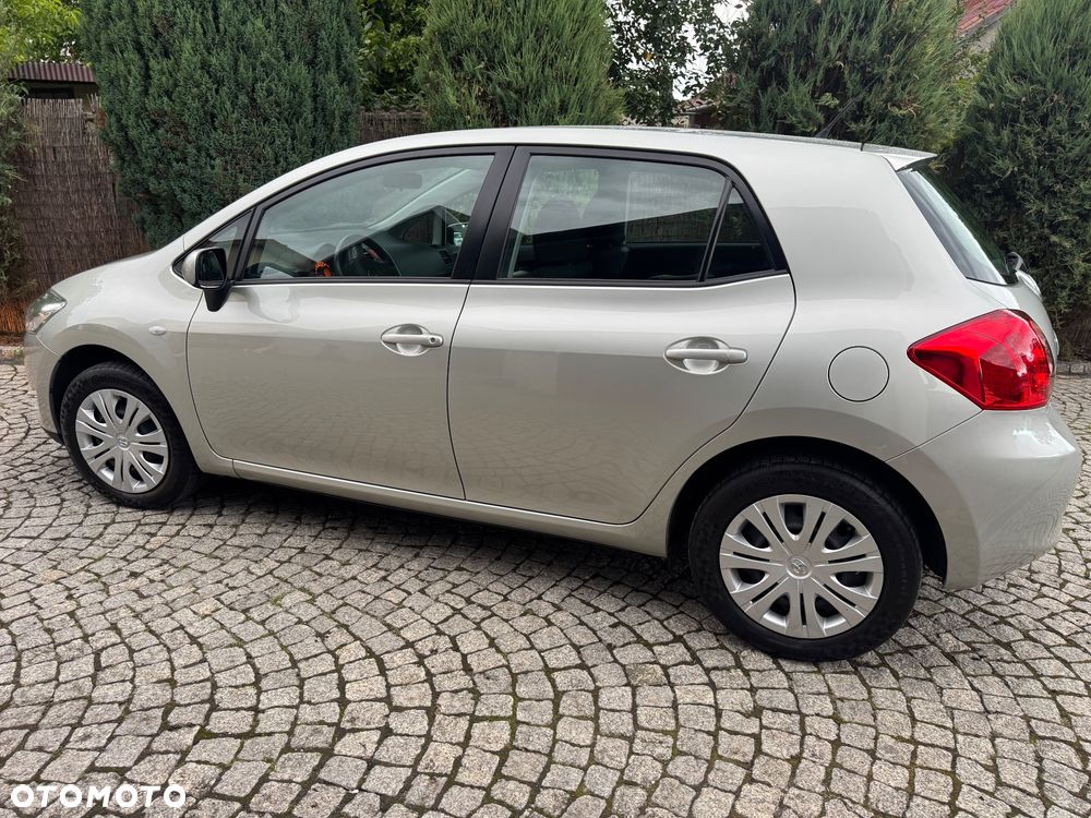 Toyota Auris 1.6 VVT-i Executive - 13