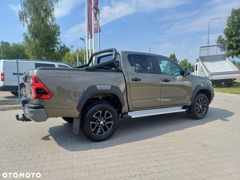 Toyota Hilux - 7