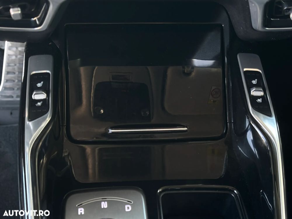 Kia Sorento 1.6 T-GDI HEV 6AT 4x4 7P Premium - 34