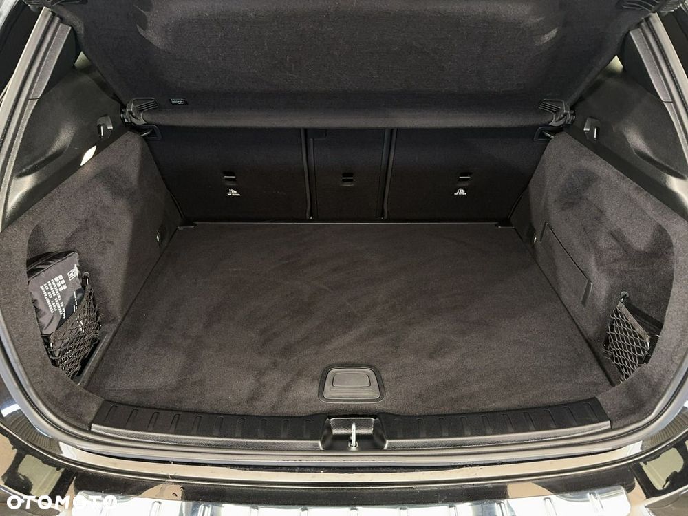Mercedes-Benz GLA - 16