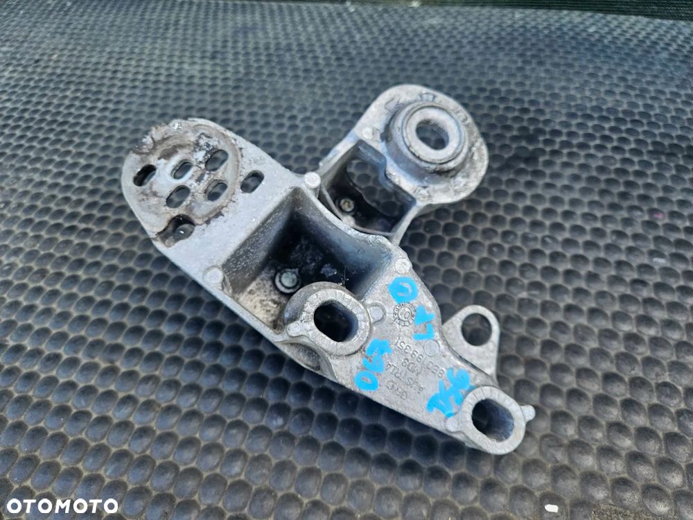 Łapa Mocowanie 8E0199351 8E0199352 Wspornik Silnika Podpora Poduszki Drazka Audi A4 B6 B7 - 7