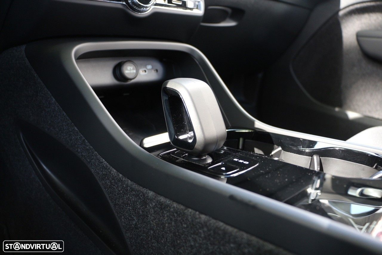 Volvo XC 40 Recharge Plus - 23