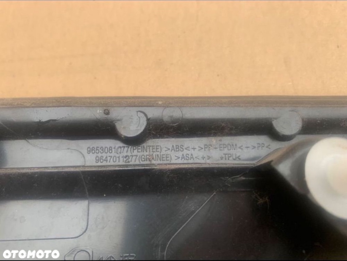 9653081177 trójkąt błotnika prawy lub lewy Citroen c4 I 1 - 3