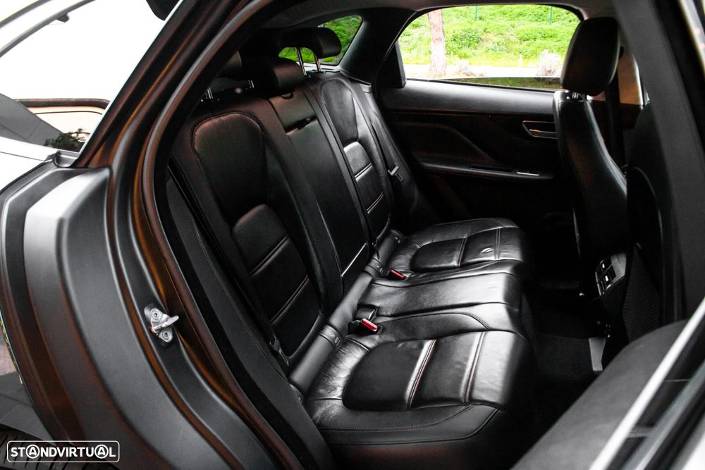 Jaguar F-Pace 20d Aut. Prestige - 33