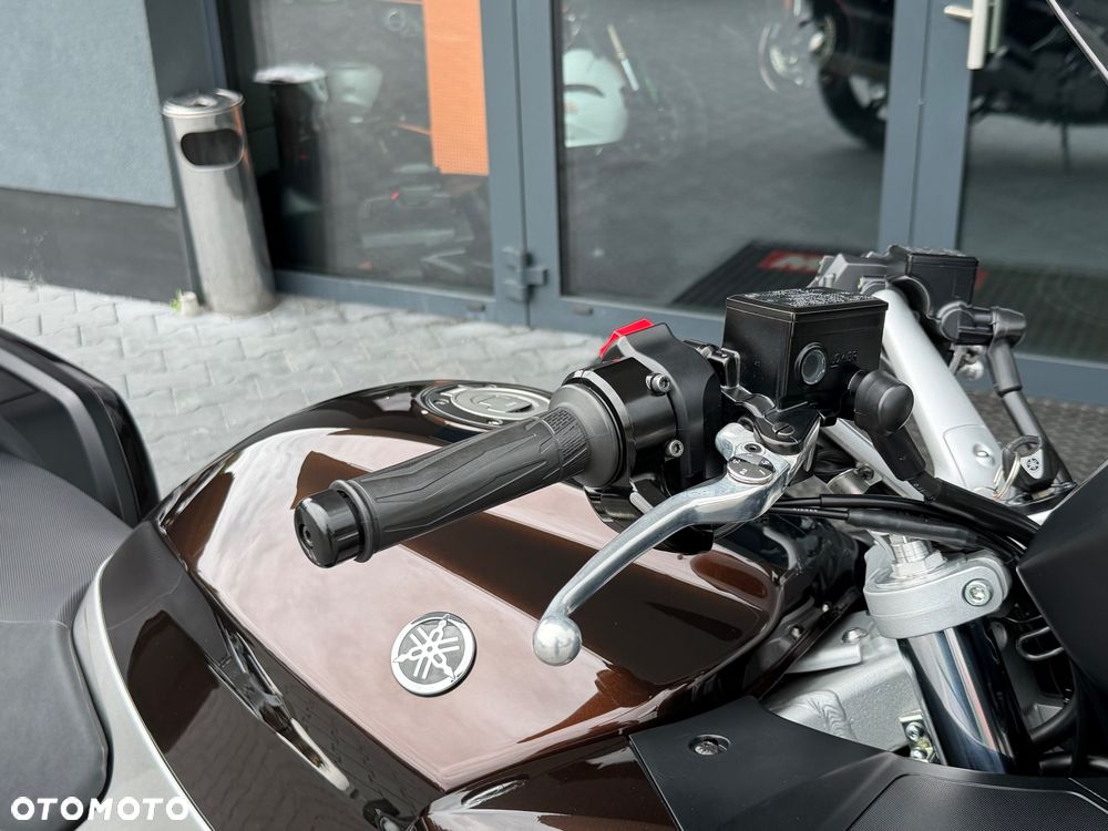 Yamaha FJR - 18