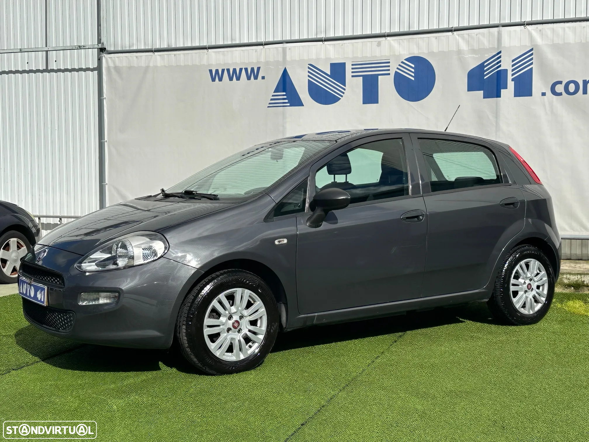 Fiat Punto 1.2 Lounge S&S - 4