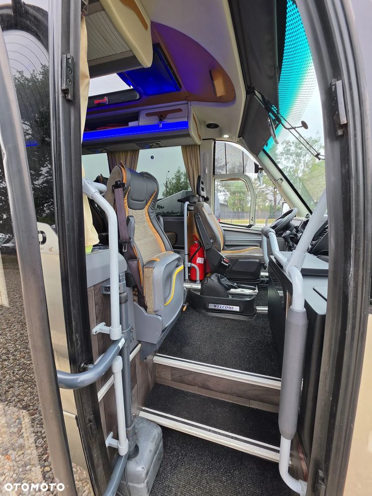 Iveco 70C18 - 13
