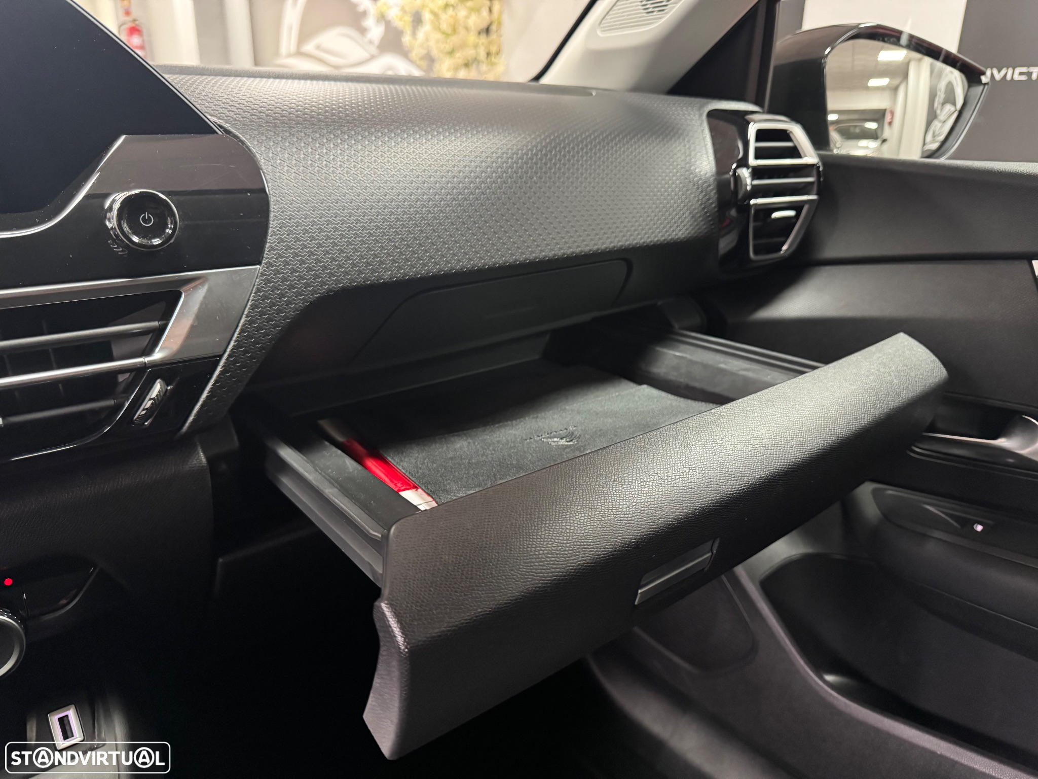 Citroën C4 PureTech 155 Stop&Start EAT8 SHINE - 43