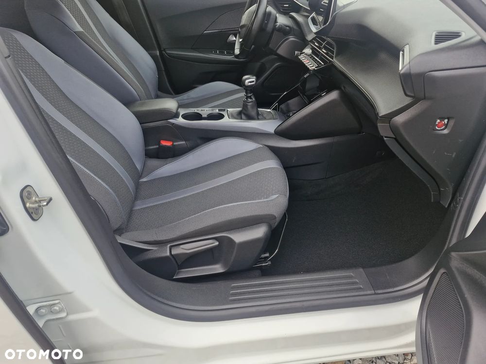 Peugeot 2008 BlueHDi 110 Allure Pack - 17