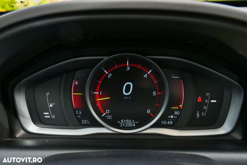 Volvo XC 60 D5 AWD Geartronic Momentum - 14