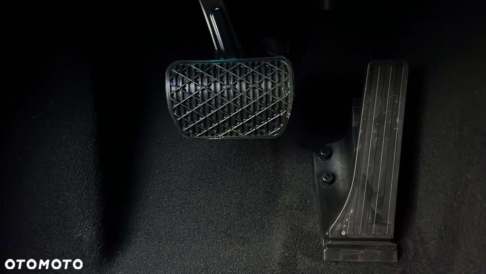 Mercedes-Benz Klasa E - 24