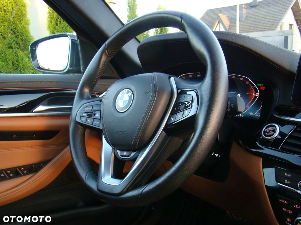 BMW Seria 5 520d xDrive mHEV Luxury Line sport - 39