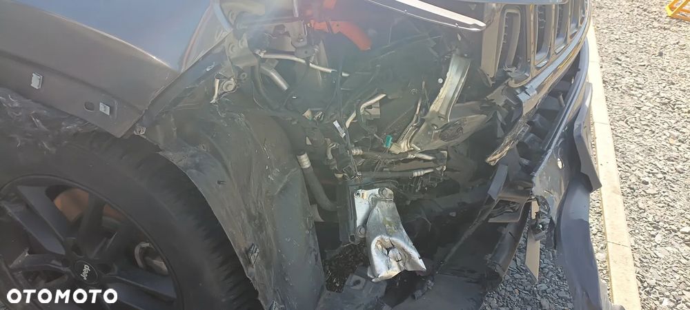 Jeep Compass 1.3 T-GDI 4xe PLUG-IN HYBRID Automatik Limited - 11