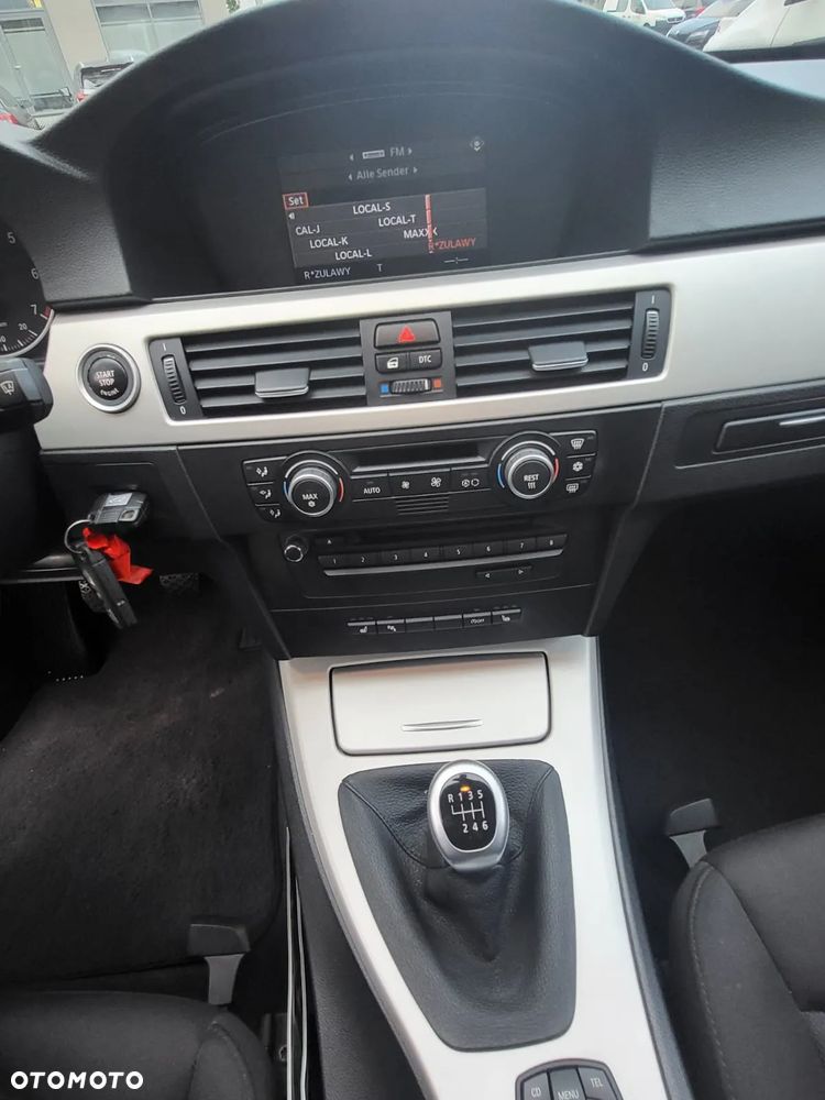 BMW Seria 3 318i Edition Sport - 18