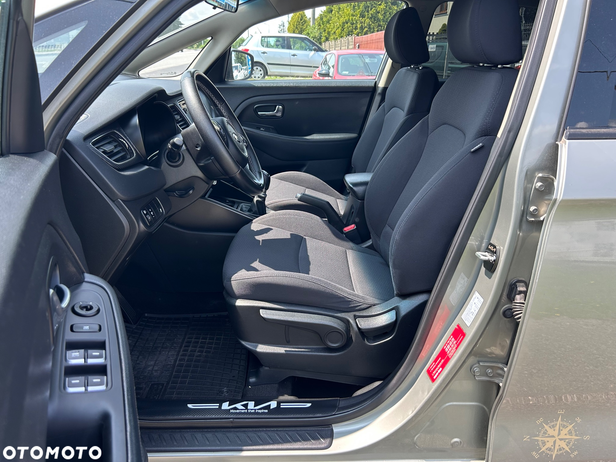 Kia Carens 1.6 GDI L 7os EU6 - 11