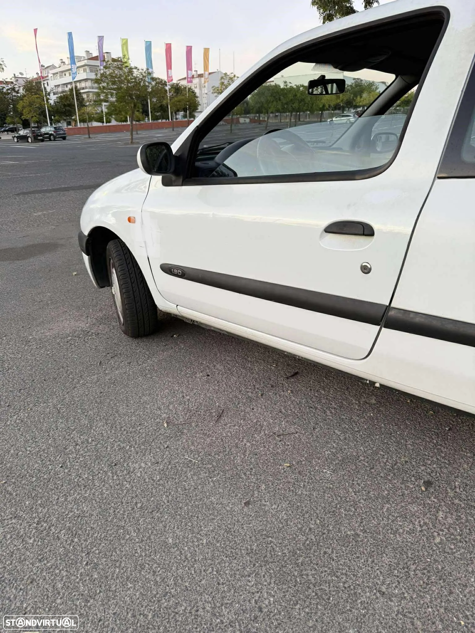 Renault Clio 1.9 D RN - 6