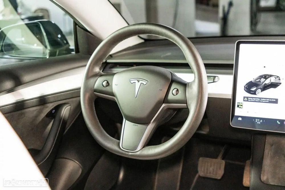 Tesla Model 3 - 21