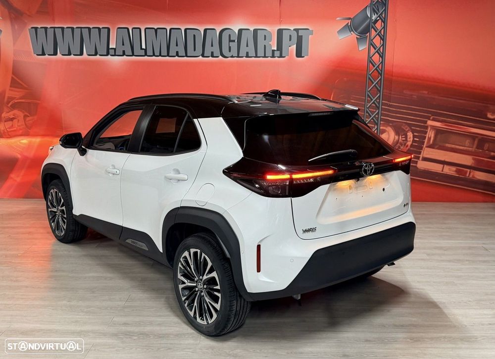 Toyota Yaris Cross 1.5 HDF Premiere Edition - 3