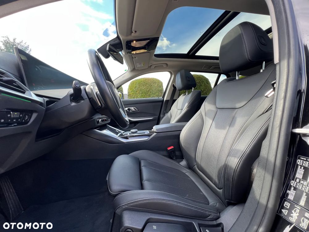 BMW Seria 3 320d xDrive Luxury Line sport - 34