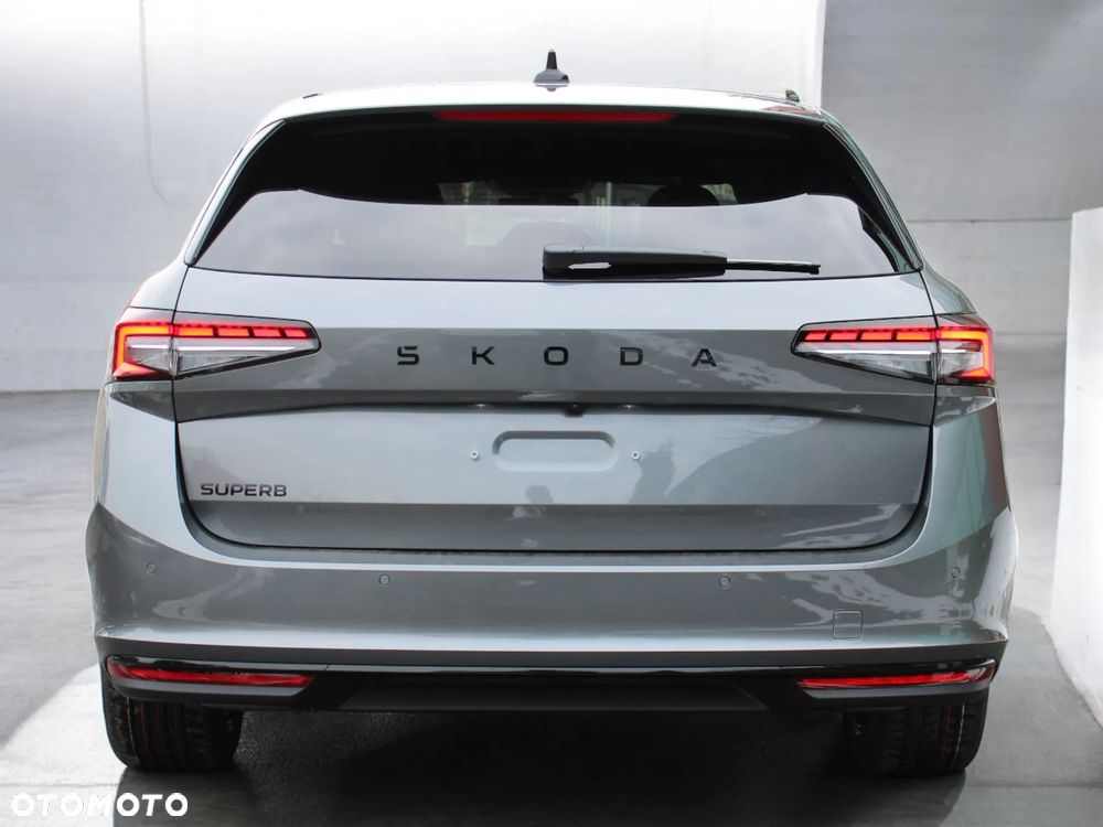 Skoda Superb 2.0 TSI Sportline DSG - 8