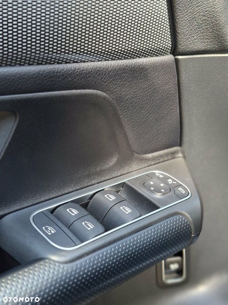 Mercedes-Benz GLB 200 d 4-Matic AMG Line 8G-DCT - 11
