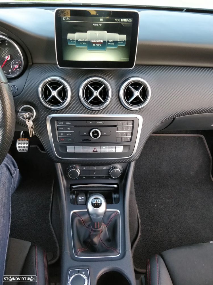 Mercedes-Benz A 180 d AMG Line - 15