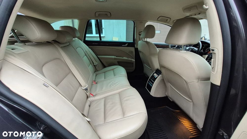 Skoda Superb 2.0 TDI L&K DSG - 30