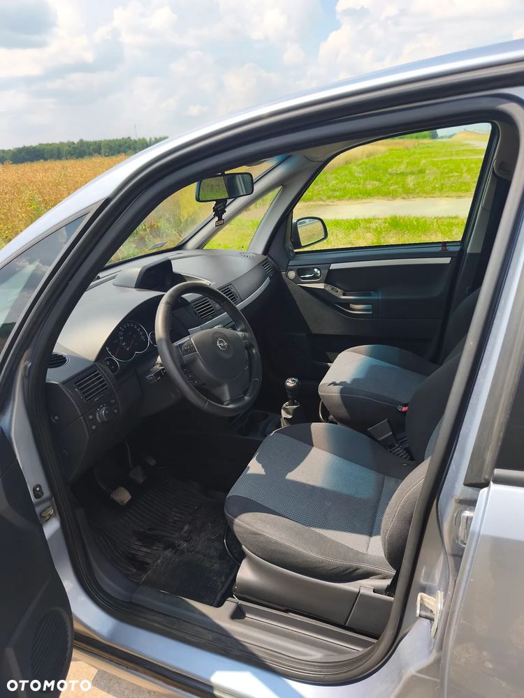 Opel Meriva 1.8 Cosmo - 17