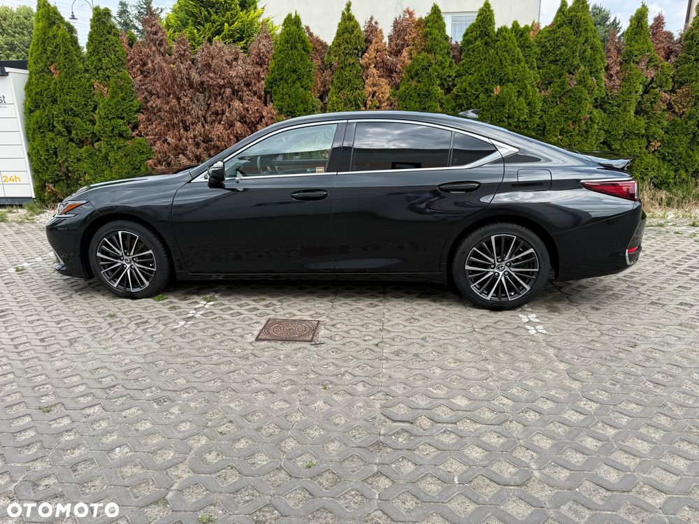 Lexus ES - 4