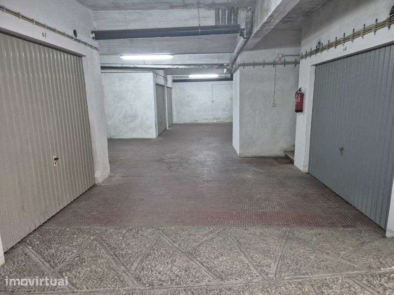 Arrenda-se Garagem Box 25m2 no centro do Feijó - Grande imagem: 4/7
