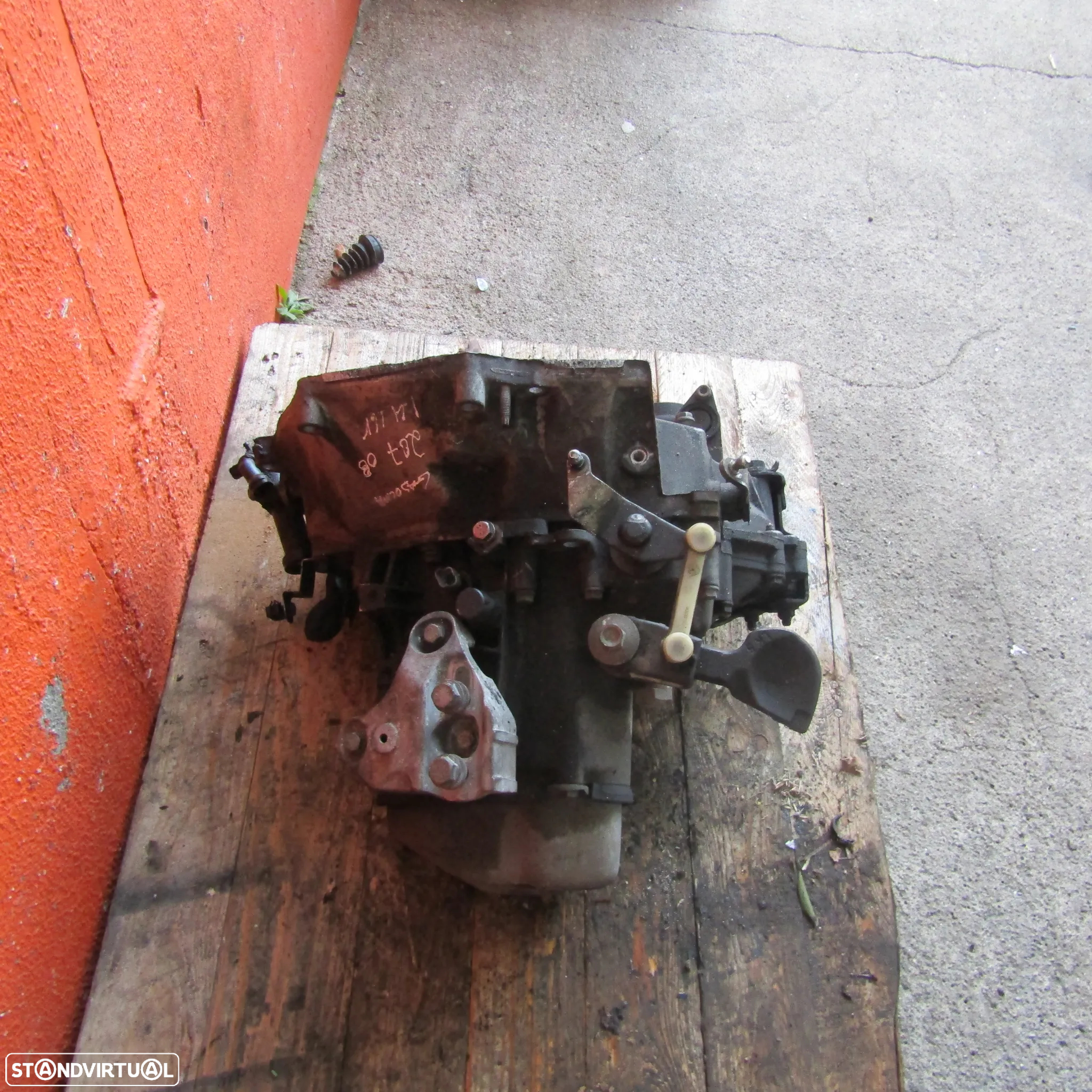 Caixa de velocidades Peugeot 207 1.4 gasolina com referencia 20CQ88 - 2