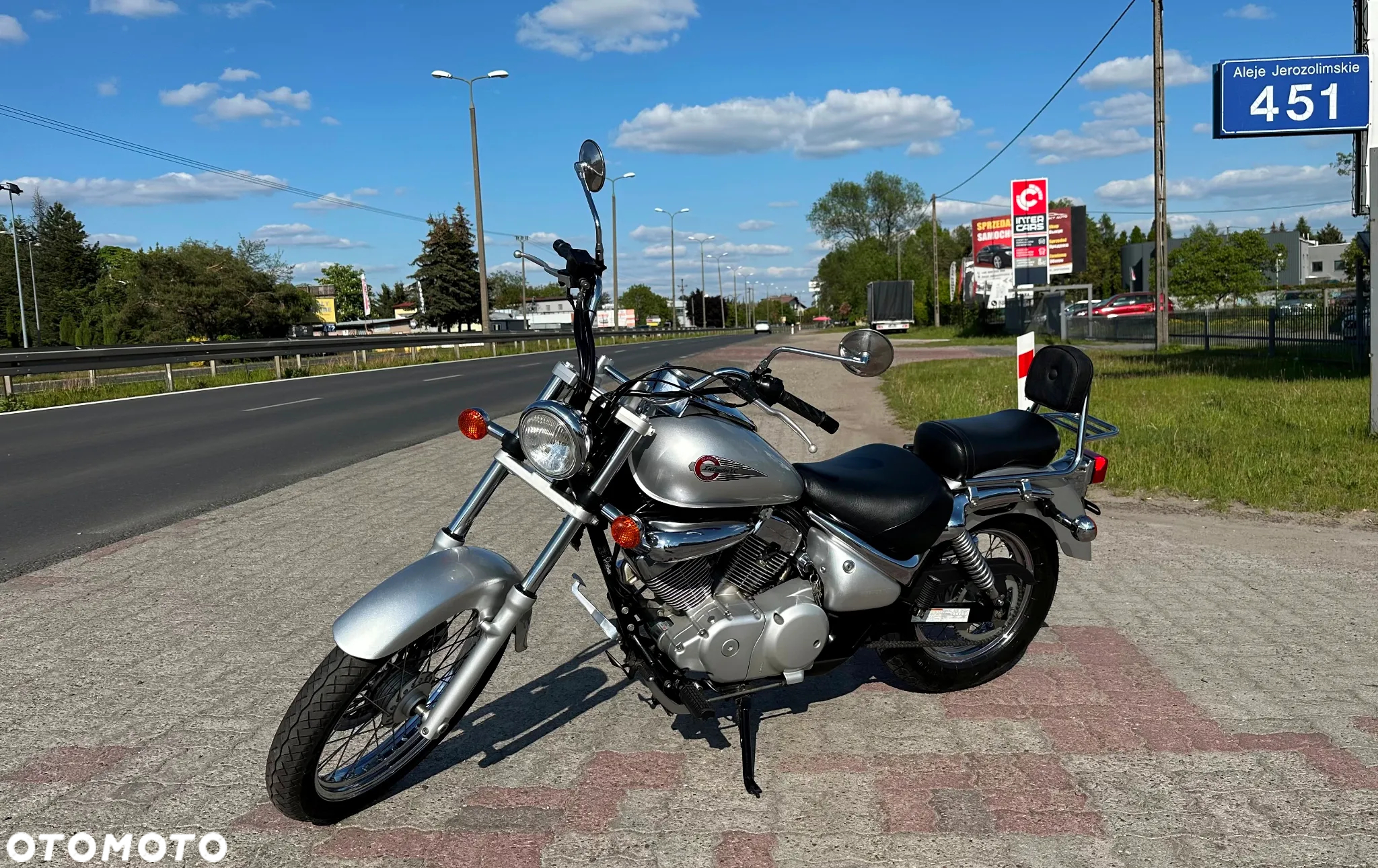 Suzuki Intruder - 4