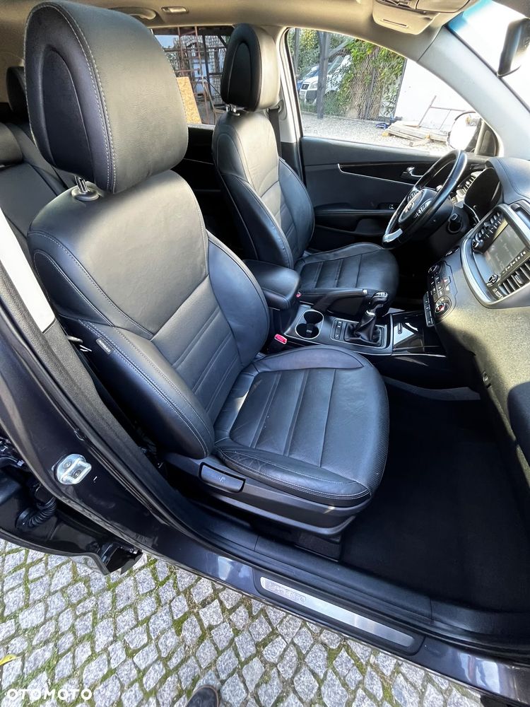 Kia Sorento - 25
