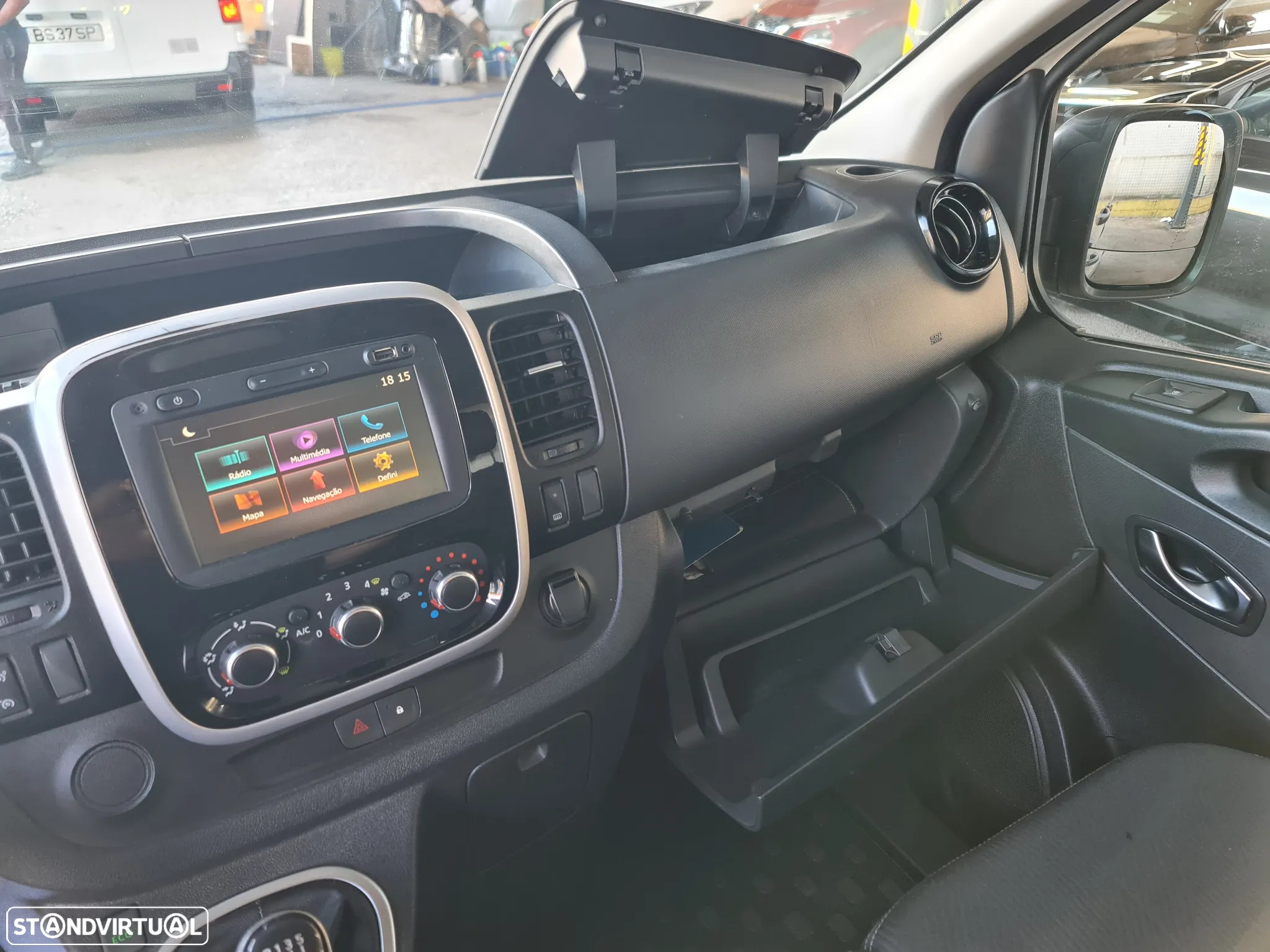 Renault TRAFIC 2.0 Dci 120CV * GPS/ AC/ IVA DEDUTÍVEL * - 33