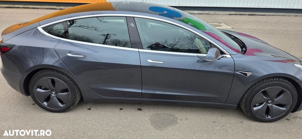 Tesla Model 3 - 6