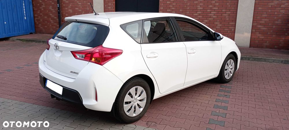 Toyota Auris - 2