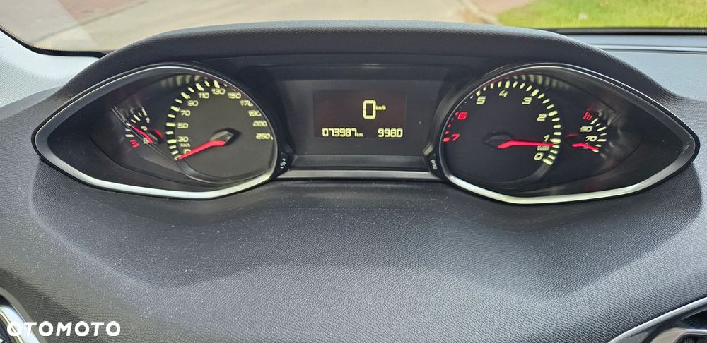 Peugeot 308 1.2 PureTech Allure S&S - 10