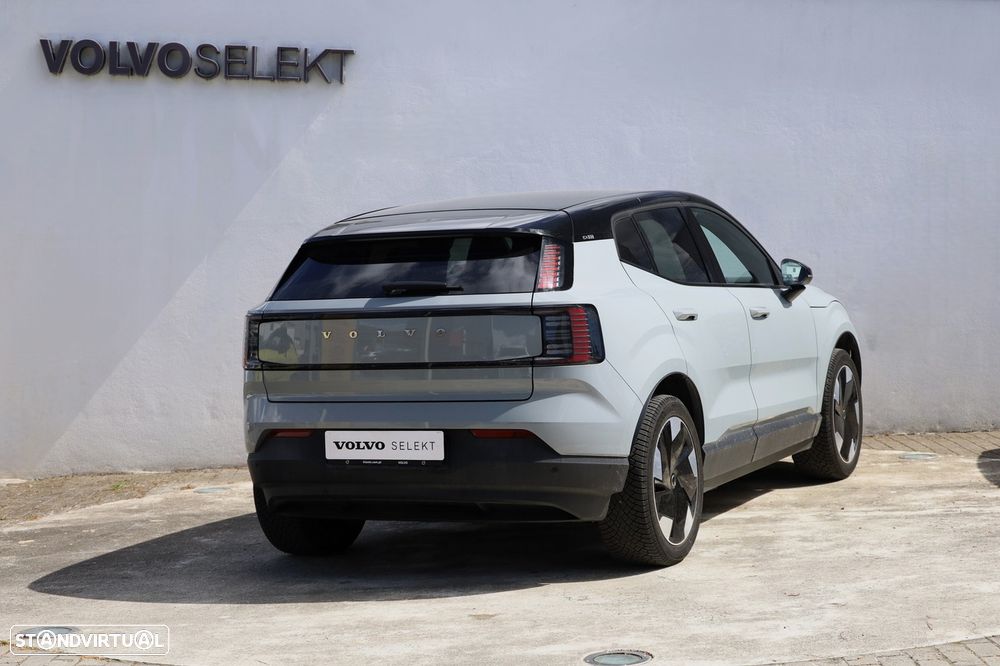 Volvo EX30 Single Motor Extended Range RWD Plus - 3