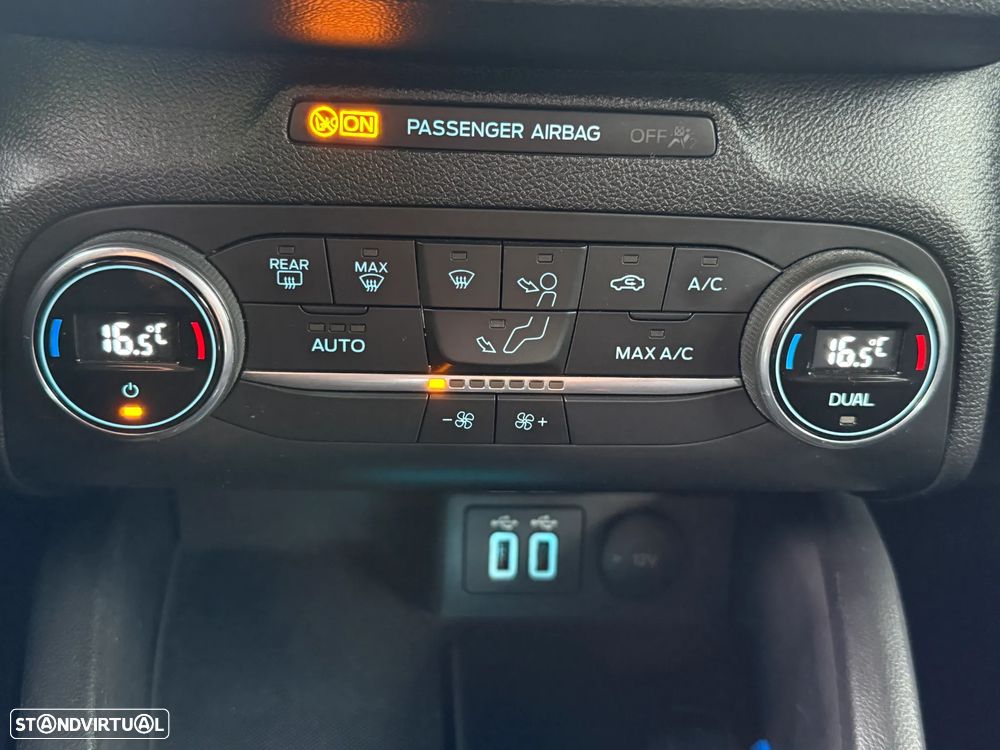 Ford Focus 1.5 TDCi EcoBlue ST-Line - 38
